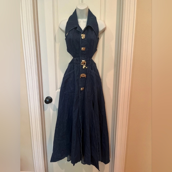 urban revivo denim dress Point Collar Cut-Out Sleeveless Cotton Maxi Dress, Blue / XXL helping to preserve their color Sleeveless Pleated Denim Dress For